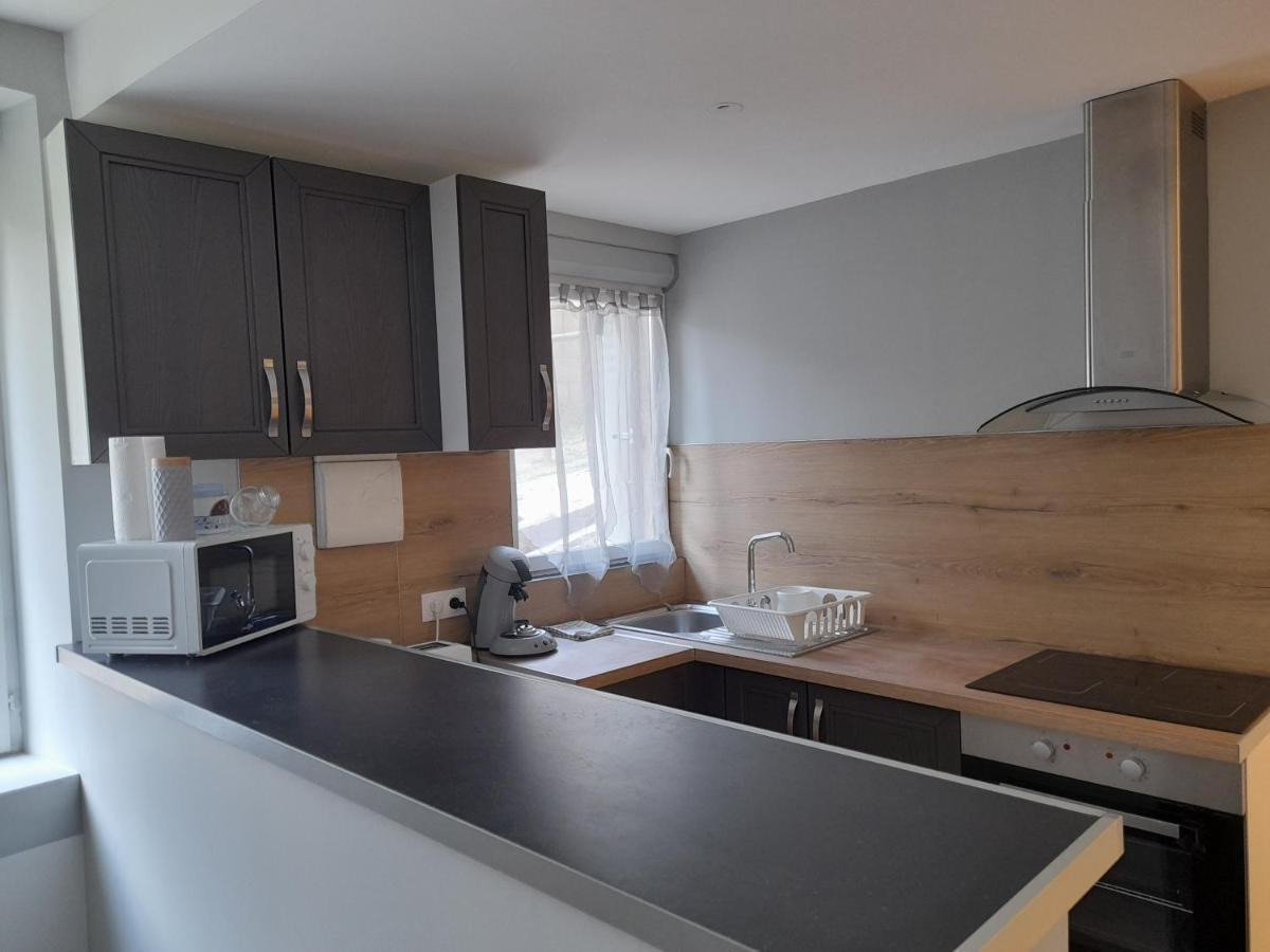 Le Travers Apartment Joigny Exterior foto